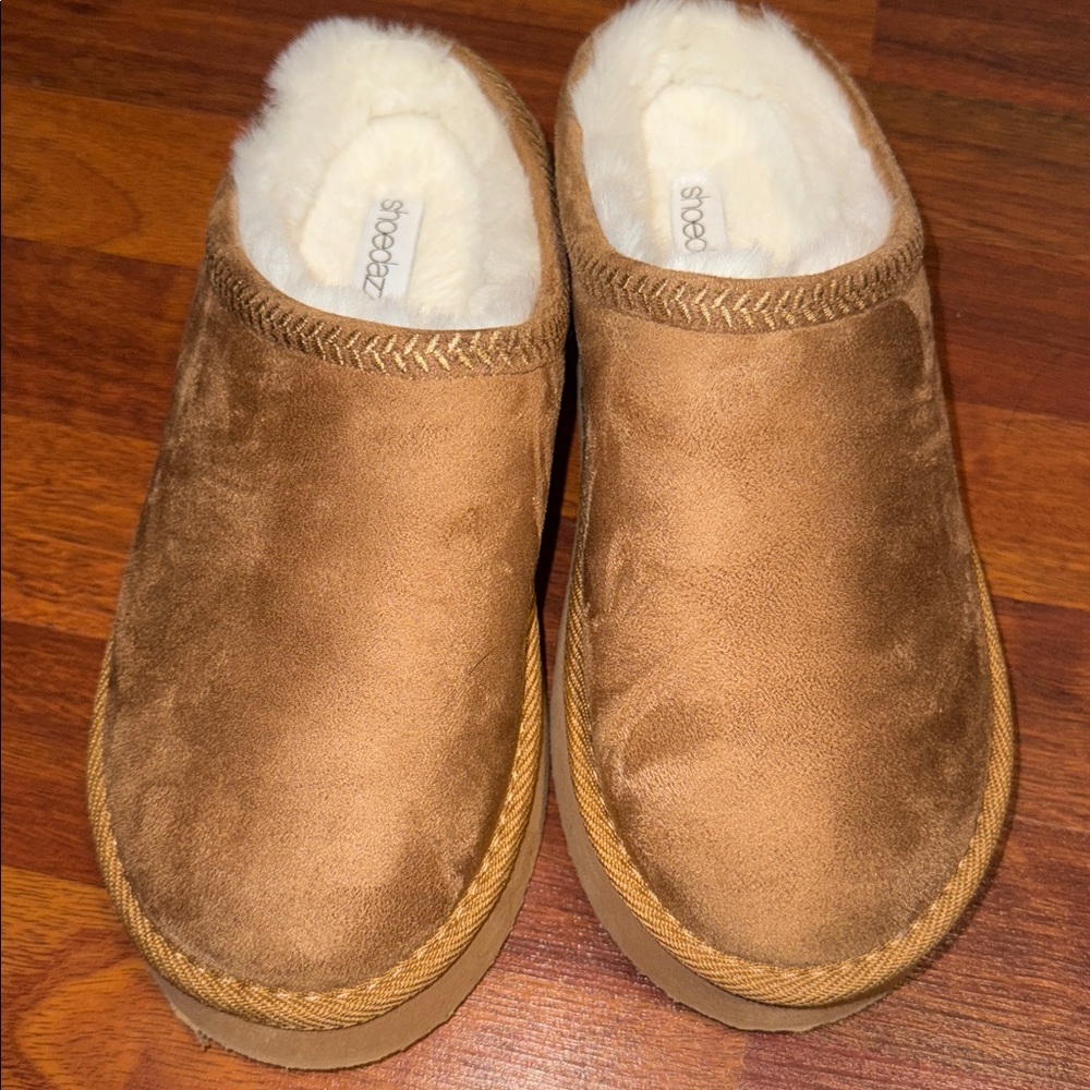 Shoe Dazzle Brown Faux Fur Lined Loafers